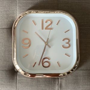 ROSE GOLD CLOCK